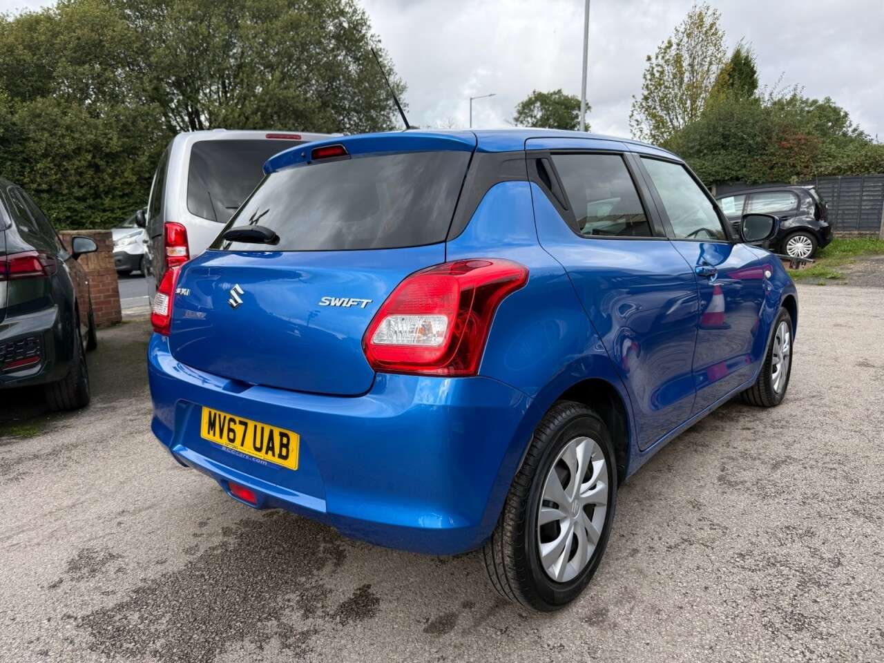 2017 SUZUKI SWIFT 2017 SUZUKI SWIFT