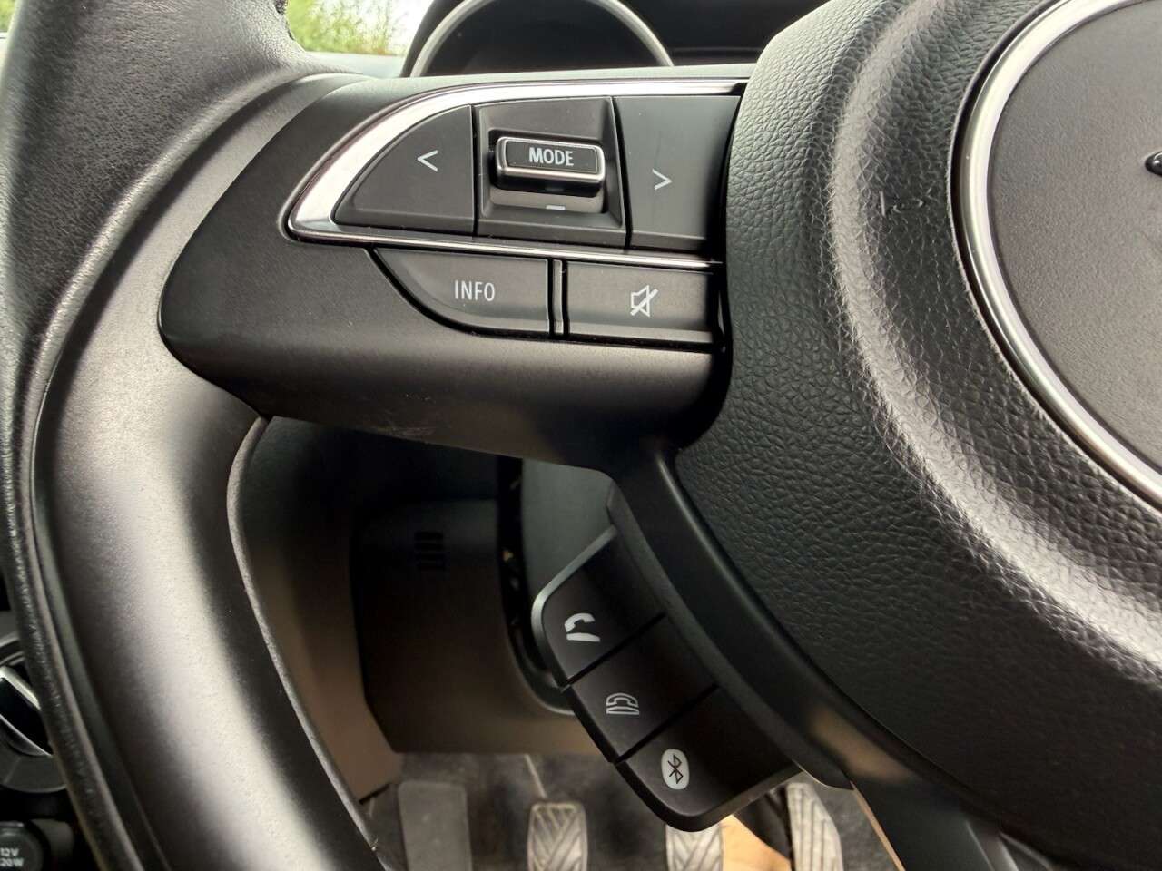 2017 SUZUKI SWIFT 2017 SUZUKI SWIFT