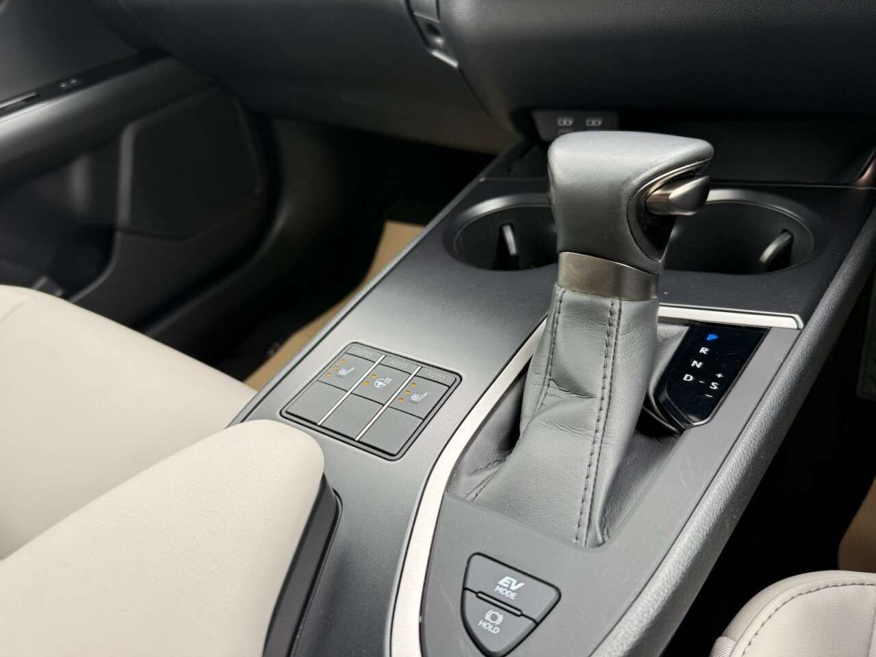 2023 LEXUS UX 2023 LEXUS UX