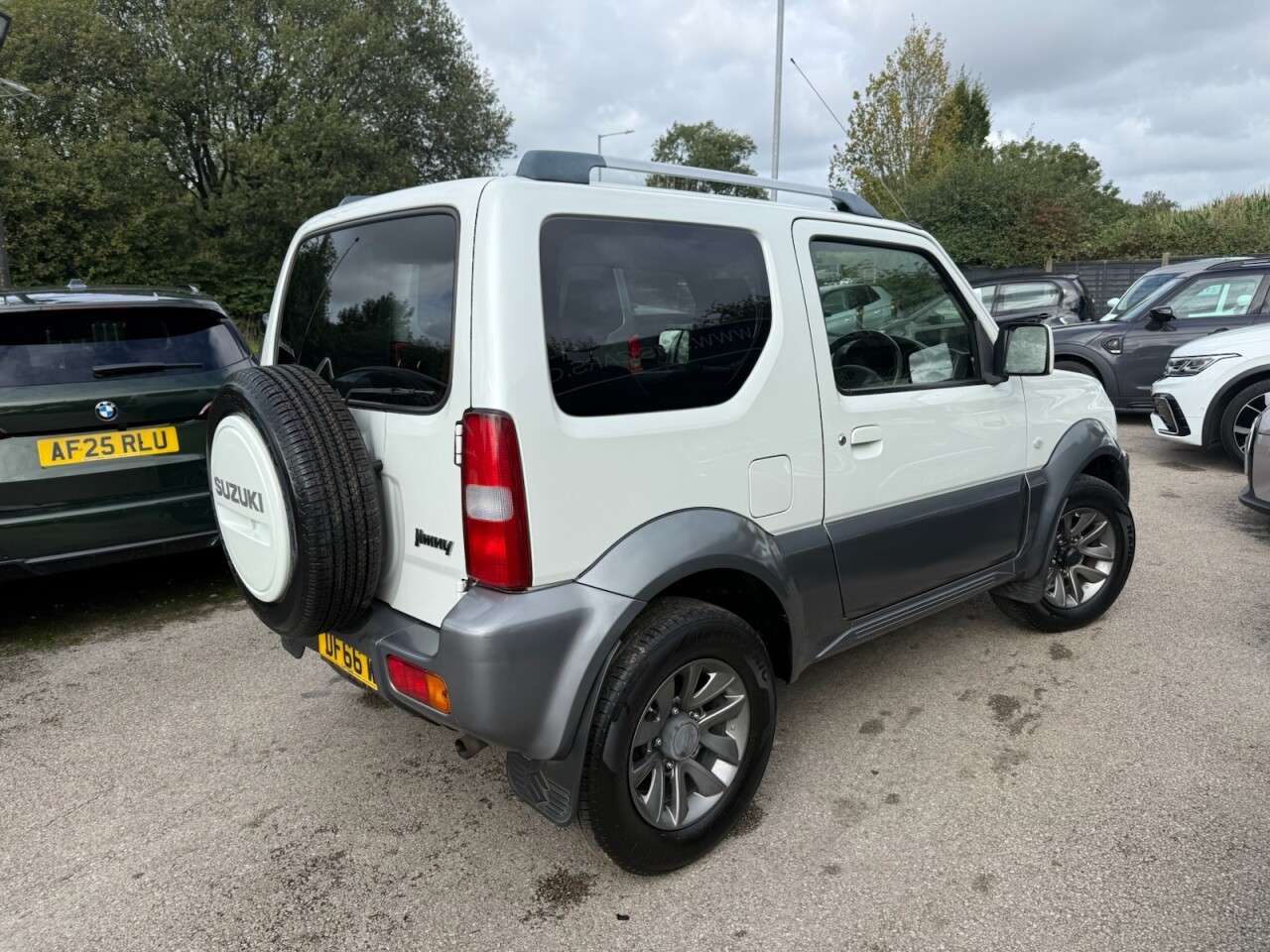A 2016 SUZUKI JIMNY 1.3 VVT Adventure SUV 3dr Petrol Manual 4WD Euro 6 (85 ps) *ONLY 1 FORMER K A 2016 SUZUKI JIMNY 1.3 VVT Adventure SUV 3dr Petrol Manual 4WD Euro 6 (85 ps) *ONLY 1 FORMER K