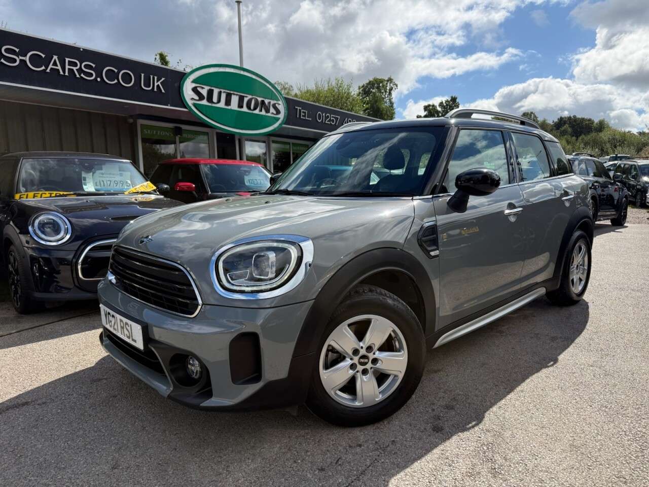 A 2021 MINI COUNTRYMAN 1.5 Cooper Classic SUV 5dr Petrol Steptronic Euro 6 (s/s) (136 ps) SAT NAV- A 2021 MINI COUNTRYMAN 1.5 Cooper Classic SUV 5dr Petrol Steptronic Euro 6 (s/s) (136 ps) SAT NAV-