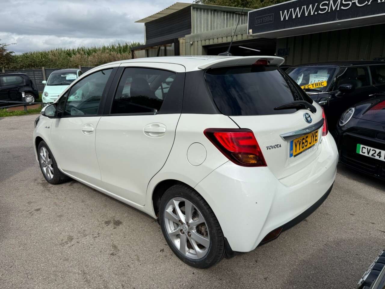 A 2015 TOYOTA YARIS 1.5 VVT-h Sport Hatchback 5dr Petrol Hybrid E-CVT Euro 6 (101 ps) 4 NEW TYR A 2015 TOYOTA YARIS 1.5 VVT-h Sport Hatchback 5dr Petrol Hybrid E-CVT Euro 6 (101 ps) 4 NEW TYR