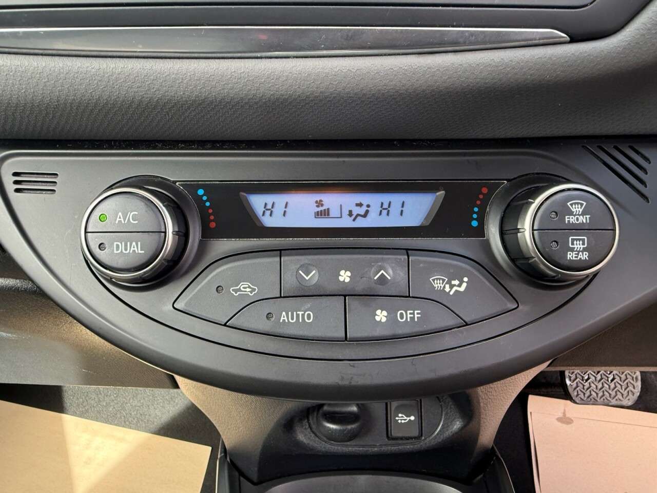 2015 TOYOTA YARIS 2015 TOYOTA YARIS