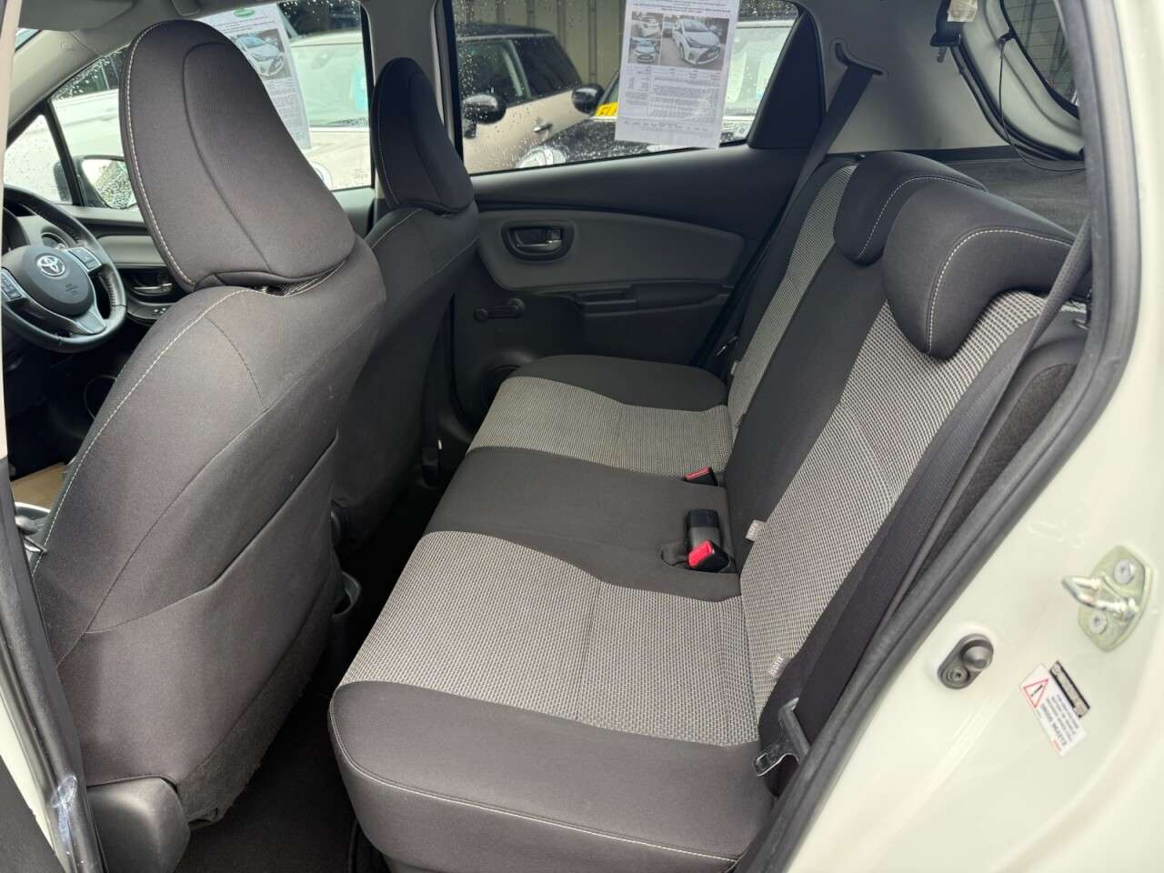2015 TOYOTA YARIS 2015 TOYOTA YARIS