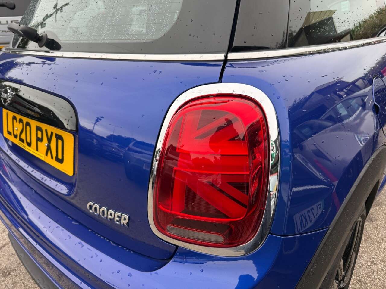 A 2020 MINI HATCH 1.5 Cooper Sport Hatchback 3dr Petrol Manual Euro 6 (s/s) (136 ps) NAVIGATI A 2020 MINI HATCH 1.5 Cooper Sport Hatchback 3dr Petrol Manual Euro 6 (s/s) (136 ps) NAVIGATI