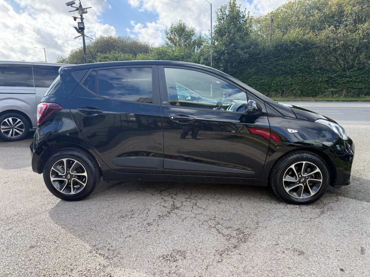 A 2019 HYUNDAI I10 1.0 GO! SE Hatchback 5dr Petrol Manual Euro 6 (67 ps) 1 FORMER KEEPERS ~ SA A 2019 HYUNDAI I10 1.0 GO! SE Hatchback 5dr Petrol Manual Euro 6 (67 ps) 1 FORMER KEEPERS ~ SA