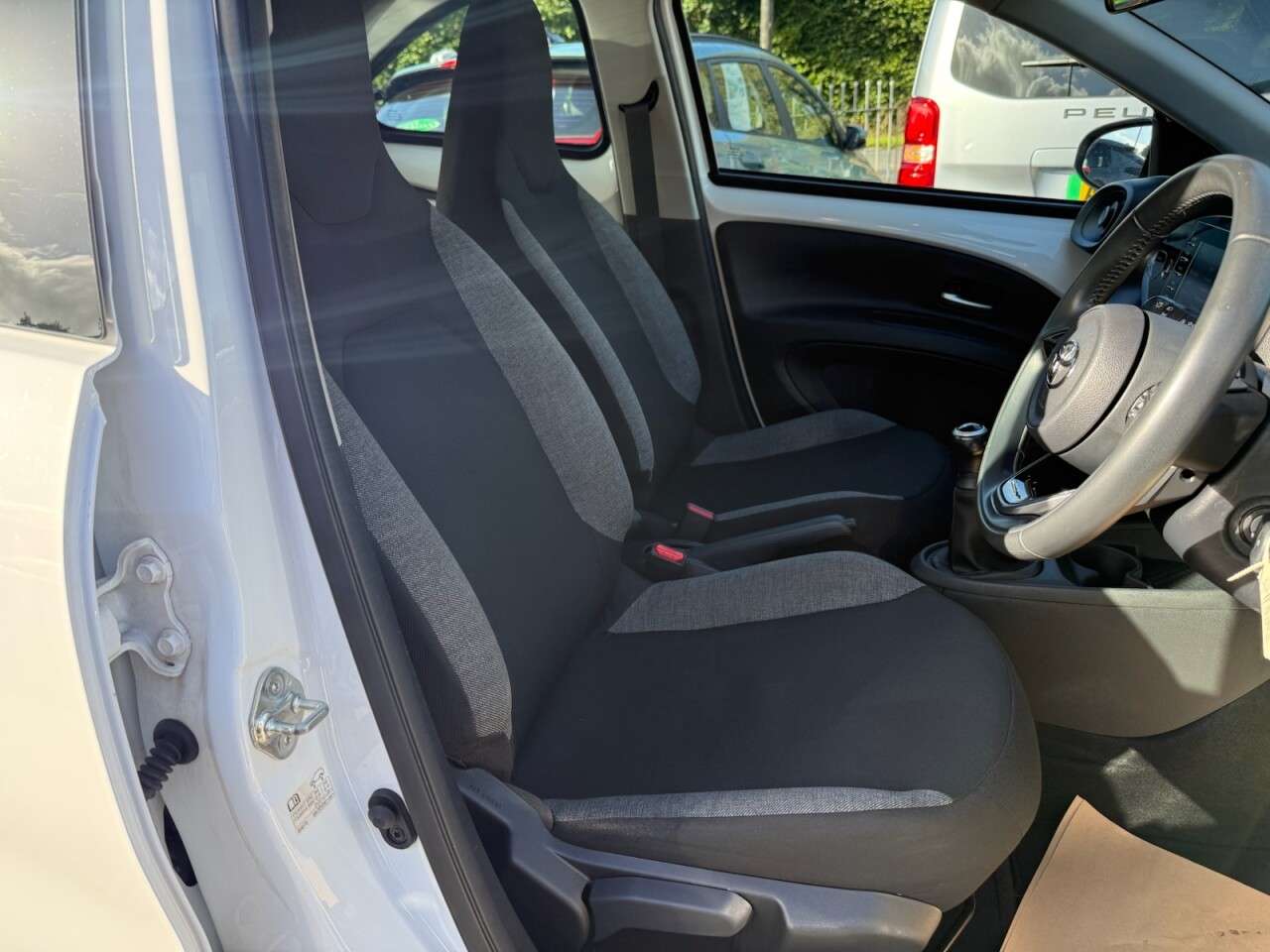 2022 TOYOTA AYGO X 2022 TOYOTA AYGO X