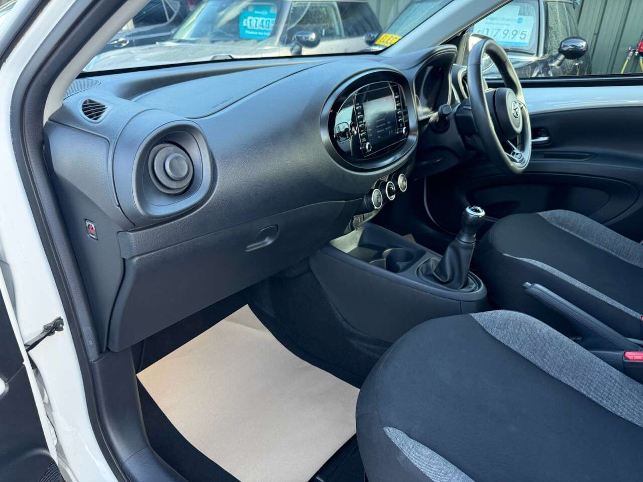 2022 TOYOTA AYGO X 2022 TOYOTA AYGO X