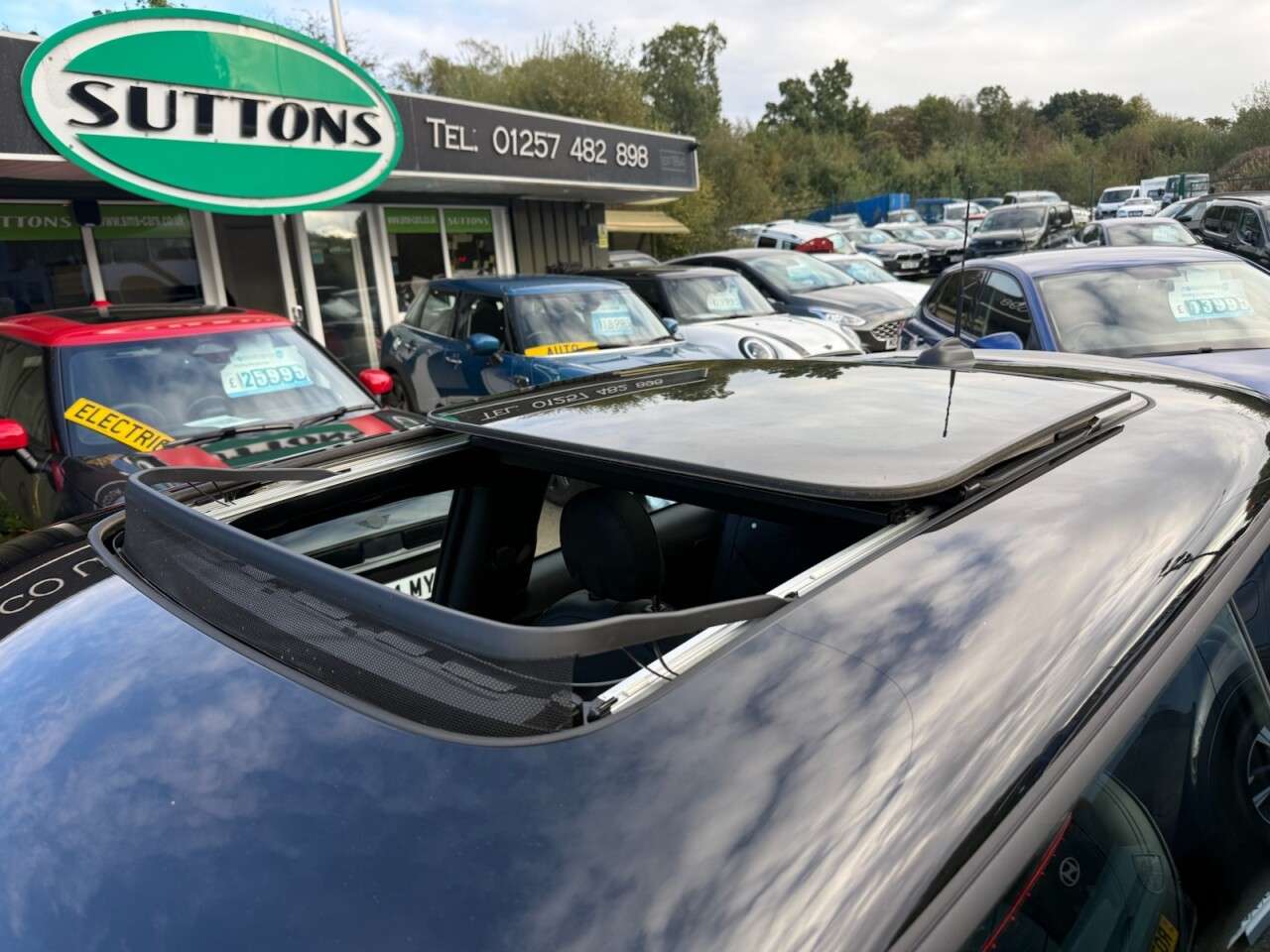 A 2023 MINI ELECTRIC HATCH Cooper SE 32.6kWh Level 3 Hatchback 3dr Electric Auto (184 ps) MINI SERVICE A 2023 MINI ELECTRIC HATCH Cooper SE 32.6kWh Level 3 Hatchback 3dr Electric Auto (184 ps) MINI SERVICE