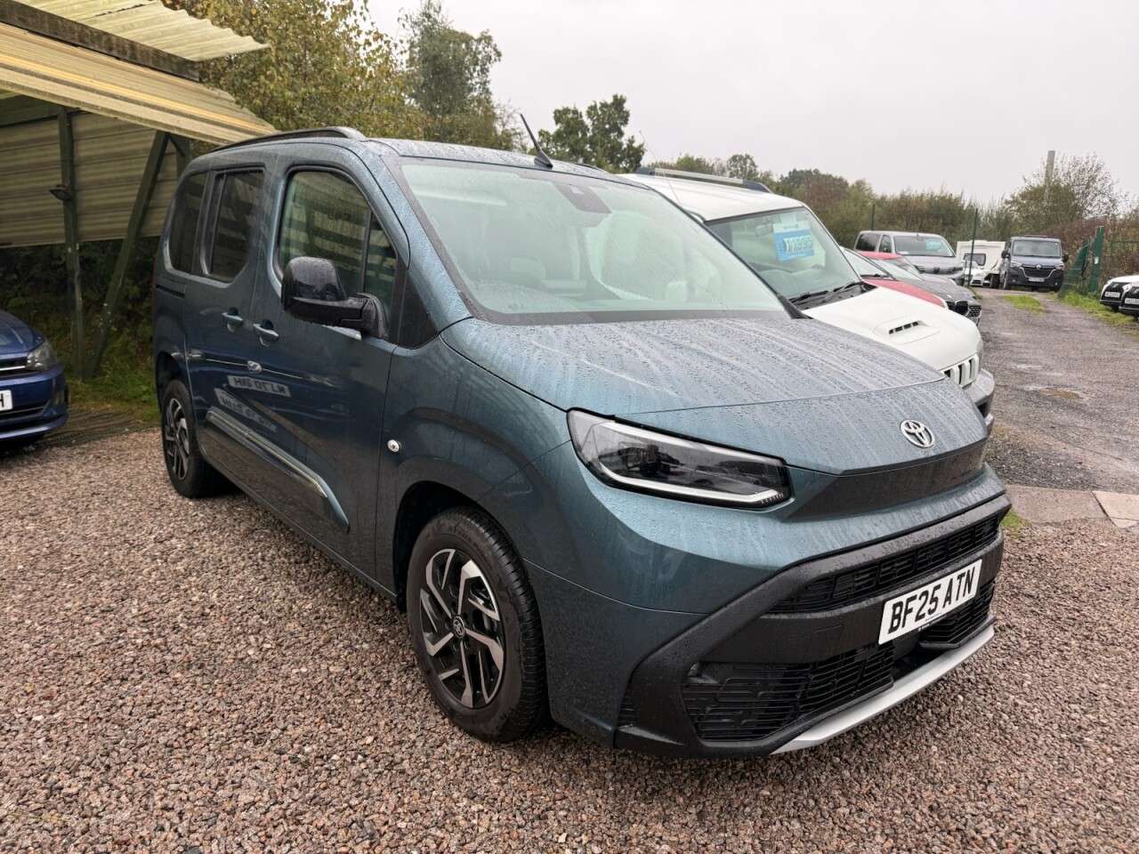 A 2025 TOYOTA PROACE CITY VERSO 50kWh Design Short MPV 5dr Electric Auto (136 ps) SAT NAV~REVERSE CAMERA~CA A 2025 TOYOTA PROACE CITY VERSO 50kWh Design Short MPV 5dr Electric Auto (136 ps) SAT NAV~REVERSE CAMERA~CA