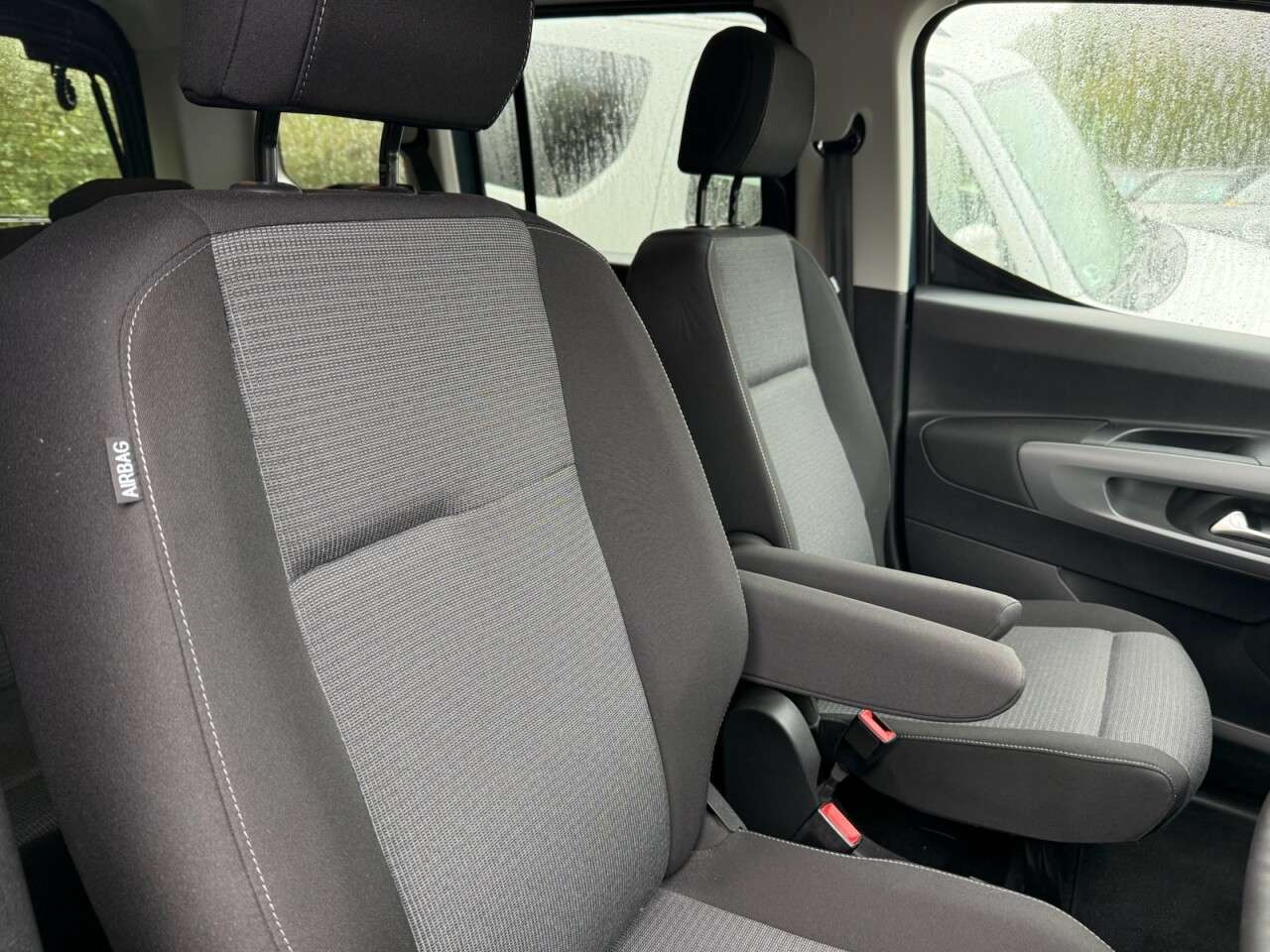 2025 TOYOTA PROACE CITY VERSO 2025 TOYOTA PROACE CITY VERSO