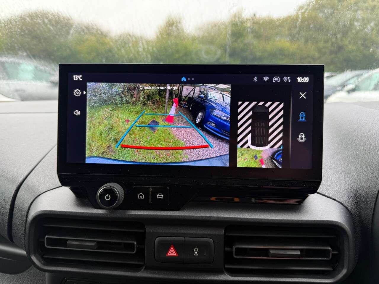 A 2025 TOYOTA PROACE CITY VERSO 50kWh Design Short MPV 5dr Electric Auto (136 ps) SAT NAV~REVERSE CAMERA~CA A 2025 TOYOTA PROACE CITY VERSO 50kWh Design Short MPV 5dr Electric Auto (136 ps) SAT NAV~REVERSE CAMERA~CA