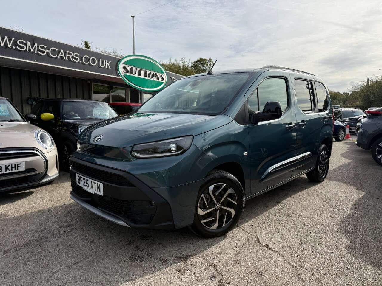 A 2025 TOYOTA PROACE CITY VERSO 50kWh Design Short MPV 5dr Electric Auto (136 ps) SAT NAV~REVERSE CAMERA~CA A 2025 TOYOTA PROACE CITY VERSO 50kWh Design Short MPV 5dr Electric Auto (136 ps) SAT NAV~REVERSE CAMERA~CA