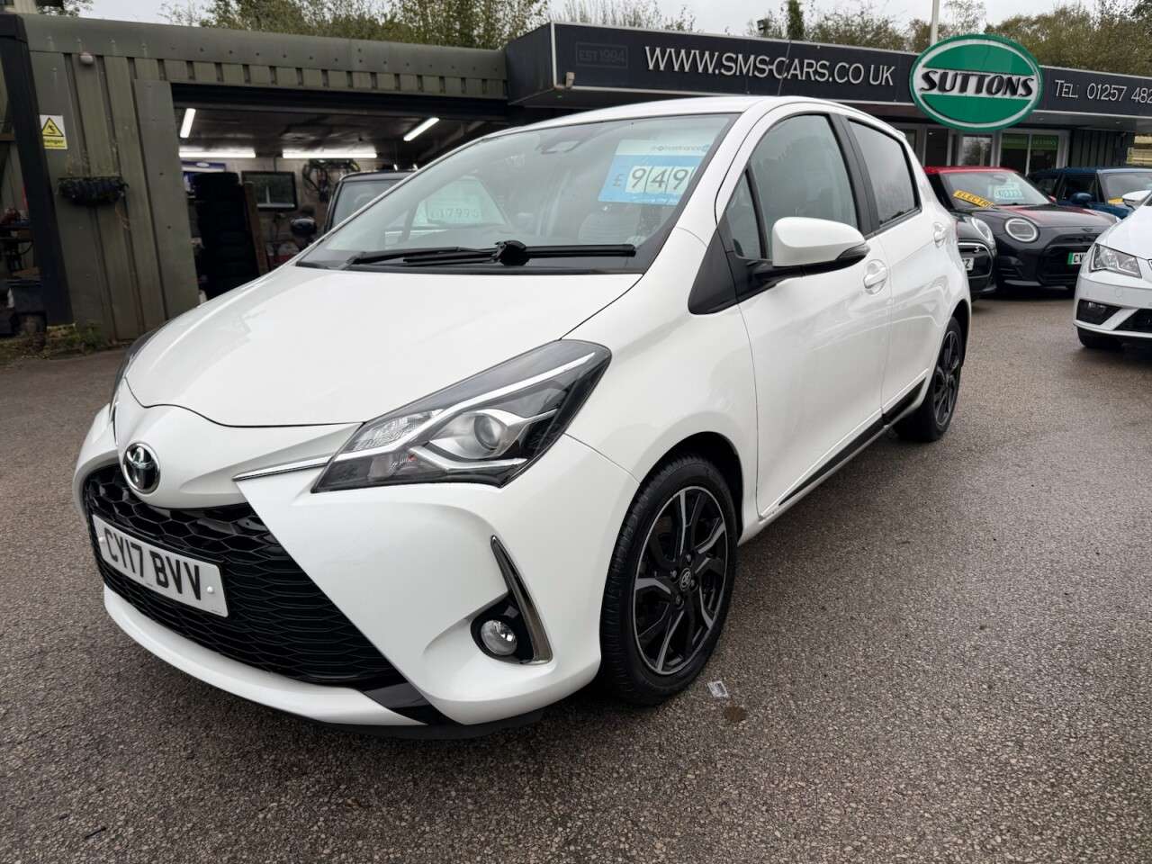 A 2017 TOYOTA YARIS 1.5 VVT-i Design Hatchback 5dr Petrol Manual Euro 6 (111 ps) A 2017 TOYOTA YARIS 1.5 VVT-i Design Hatchback 5dr Petrol Manual Euro 6 (111 ps)