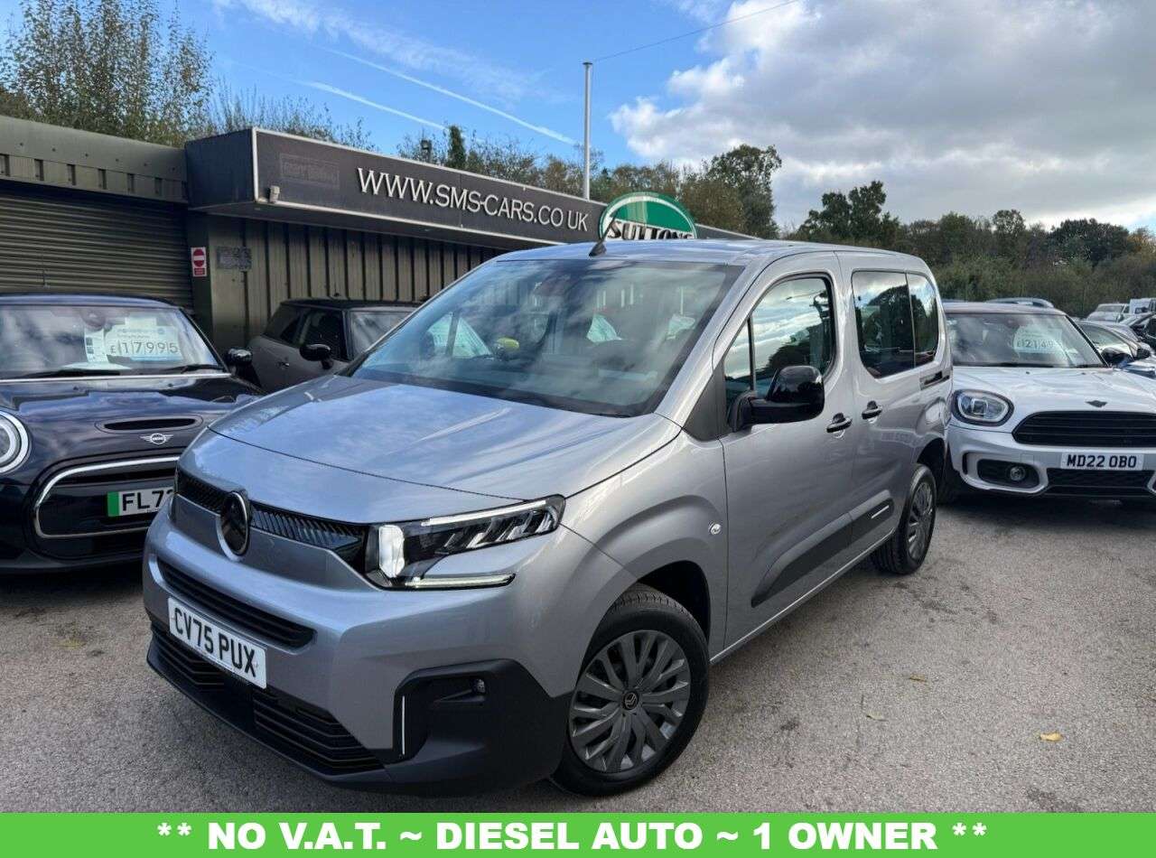 A 2025 CITROEN BERLINGO 1.5 BlueHDi PLUS M Combi 5dr Diesel EAT8 Euro 6 (s/s) (130 ps) 1 OWNER~CAR A 2025 CITROEN BERLINGO 1.5 BlueHDi PLUS M Combi 5dr Diesel EAT8 Euro 6 (s/s) (130 ps) 1 OWNER~CAR