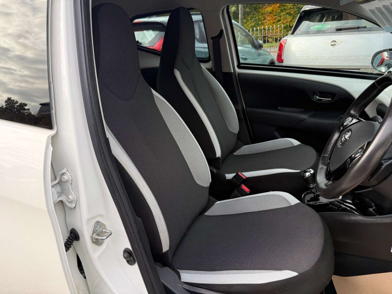2017 TOYOTA AYGO 2017 TOYOTA AYGO