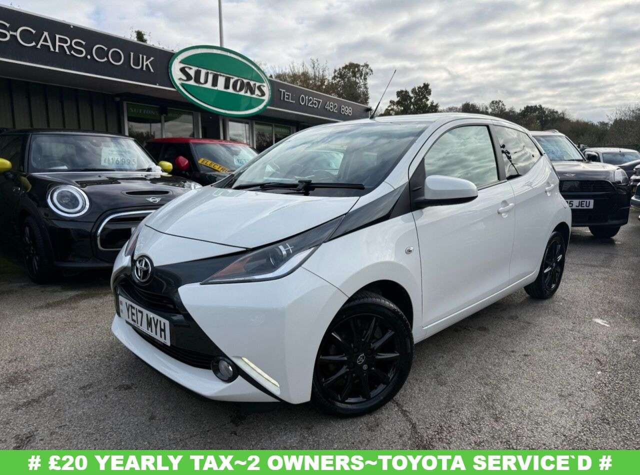 A 2017 TOYOTA AYGO 1.0 VVT-i x-style Hatchback 5dr Petrol x-shift Euro 6 (68 ps) 2 OWNERS & TO A 2017 TOYOTA AYGO 1.0 VVT-i x-style Hatchback 5dr Petrol x-shift Euro 6 (68 ps) 2 OWNERS & TO