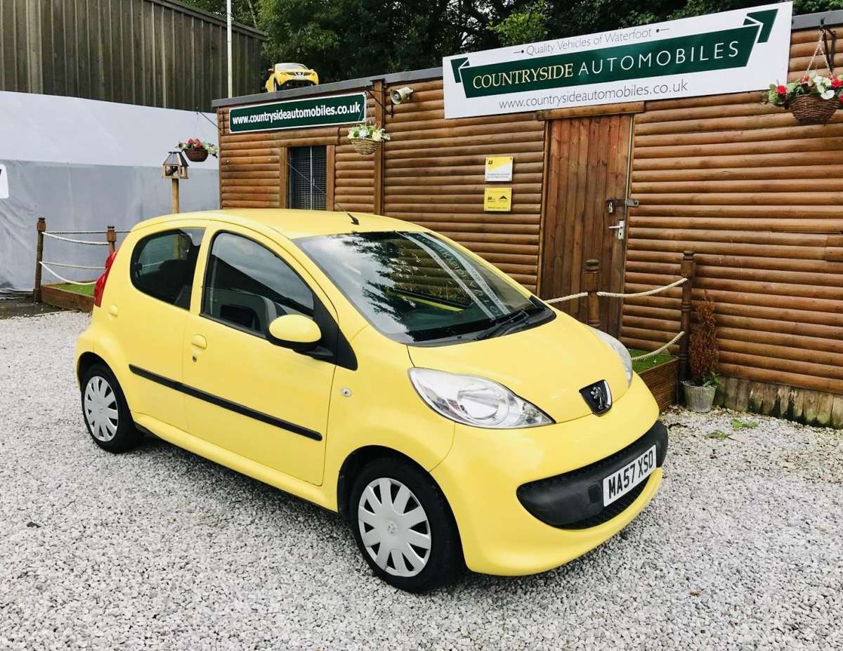Check out this Peugeot 107 2007 Petrol Manual