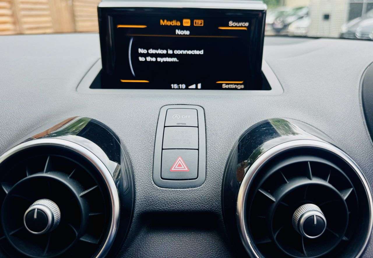 2016 AUDI A1 2016 AUDI A1