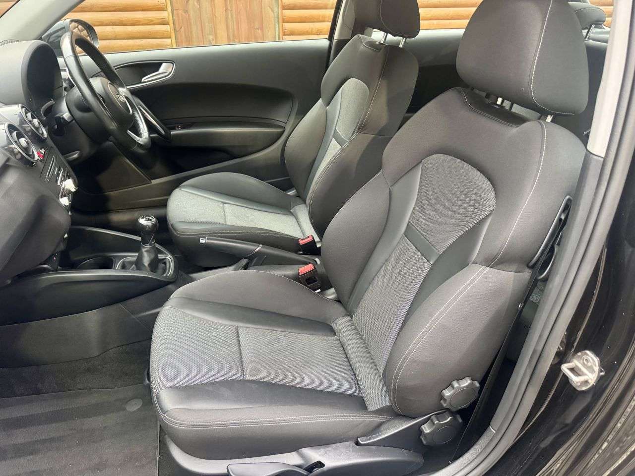 2016 AUDI A1 2016 AUDI A1