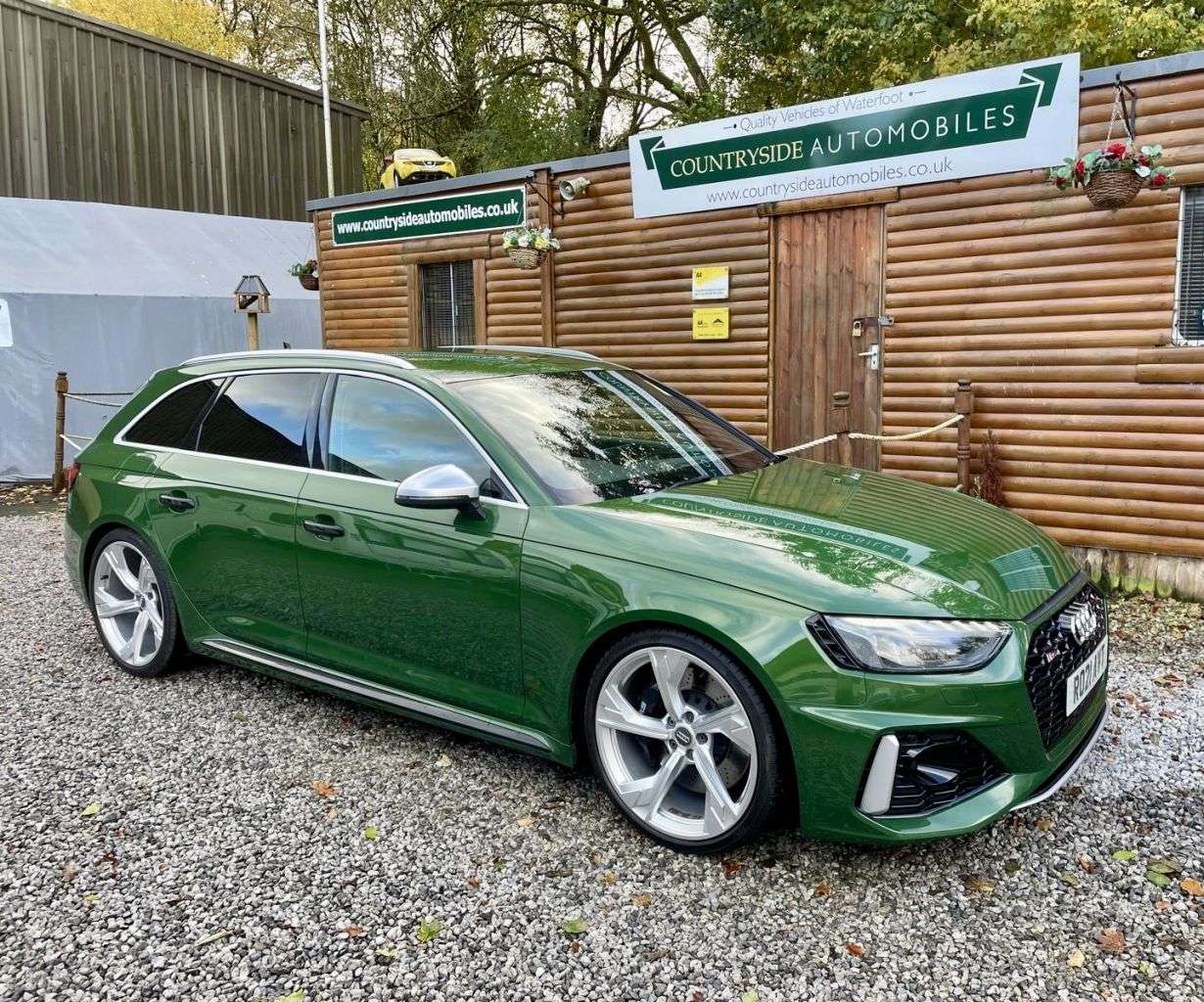 A 2021 AUDI RS4 AVANT 2.9 TFSI V6 Estate 5dr Petrol Tiptronic quattro Euro 6 (s/s) (450 ps) COMFO A 2021 AUDI RS4 AVANT 2.9 TFSI V6 Estate 5dr Petrol Tiptronic quattro Euro 6 (s/s) (450 ps) COMFO