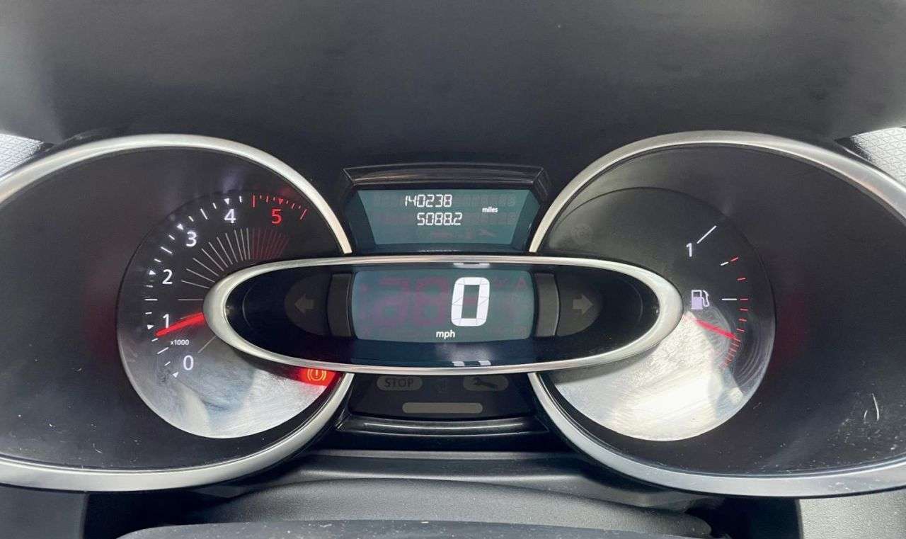 2016 RENAULT CLIO 2016 RENAULT CLIO