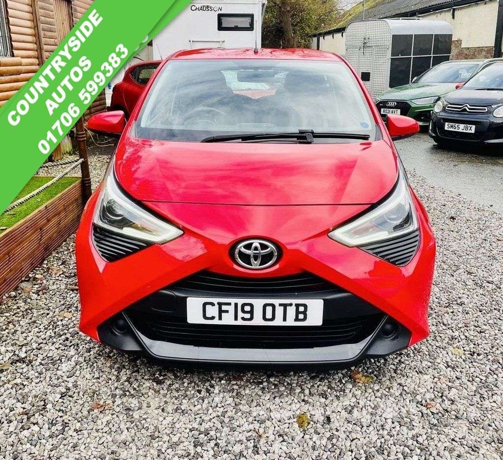 A 2019 TOYOTA AYGO 1.0 VVT-i x-play Hatchback 5dr Petrol Manual Euro 6 (71 ps) ONE ONER FROM N A 2019 TOYOTA AYGO 1.0 VVT-i x-play Hatchback 5dr Petrol Manual Euro 6 (71 ps) ONE ONER FROM N