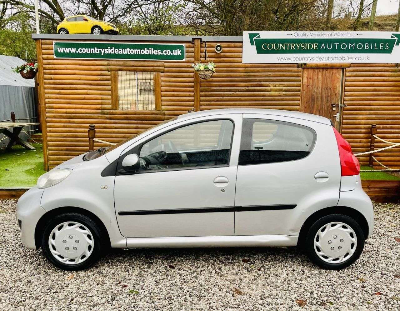 2011 PEUGEOT 107 2011 PEUGEOT 107