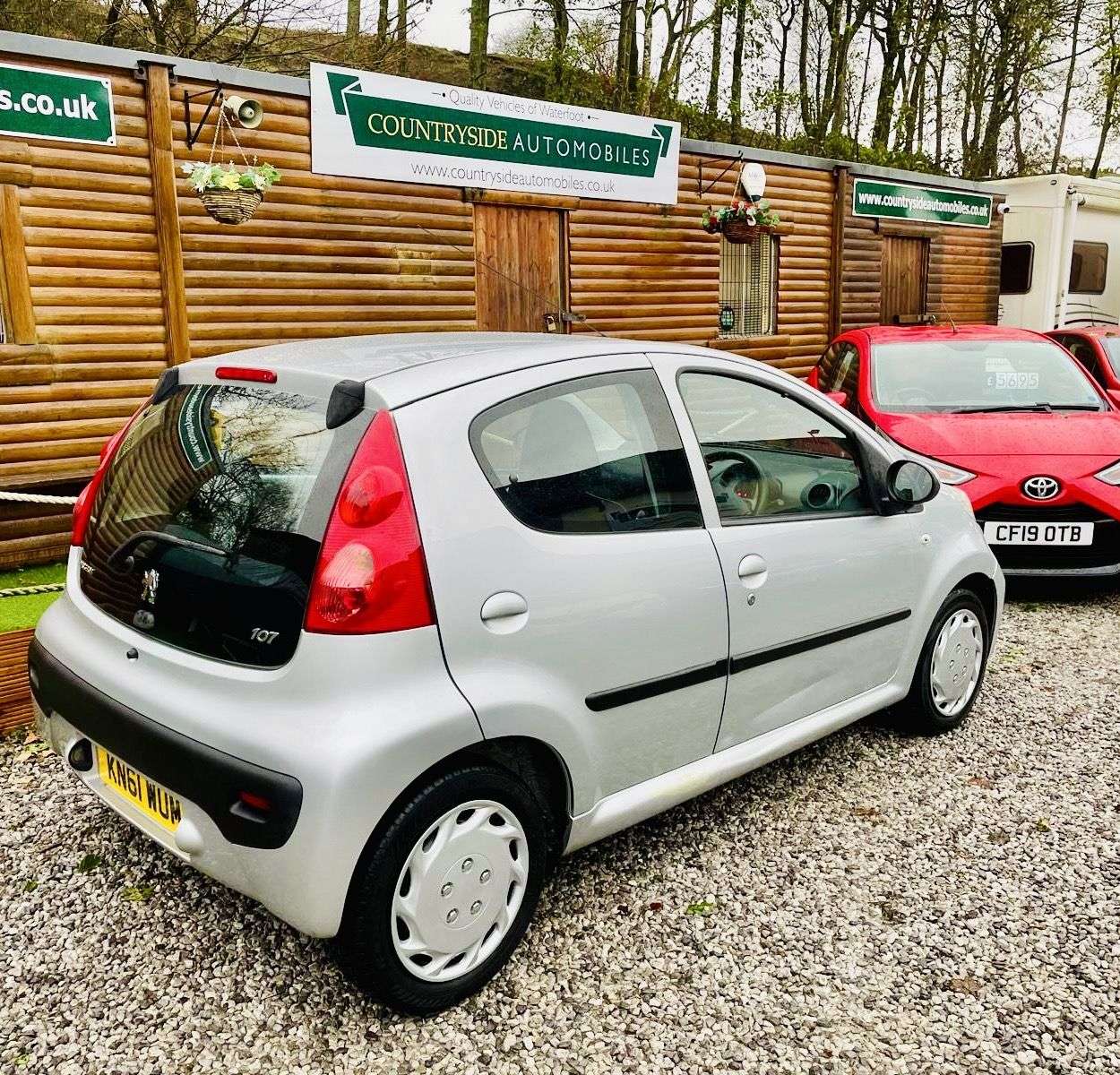 2011 PEUGEOT 107 2011 PEUGEOT 107