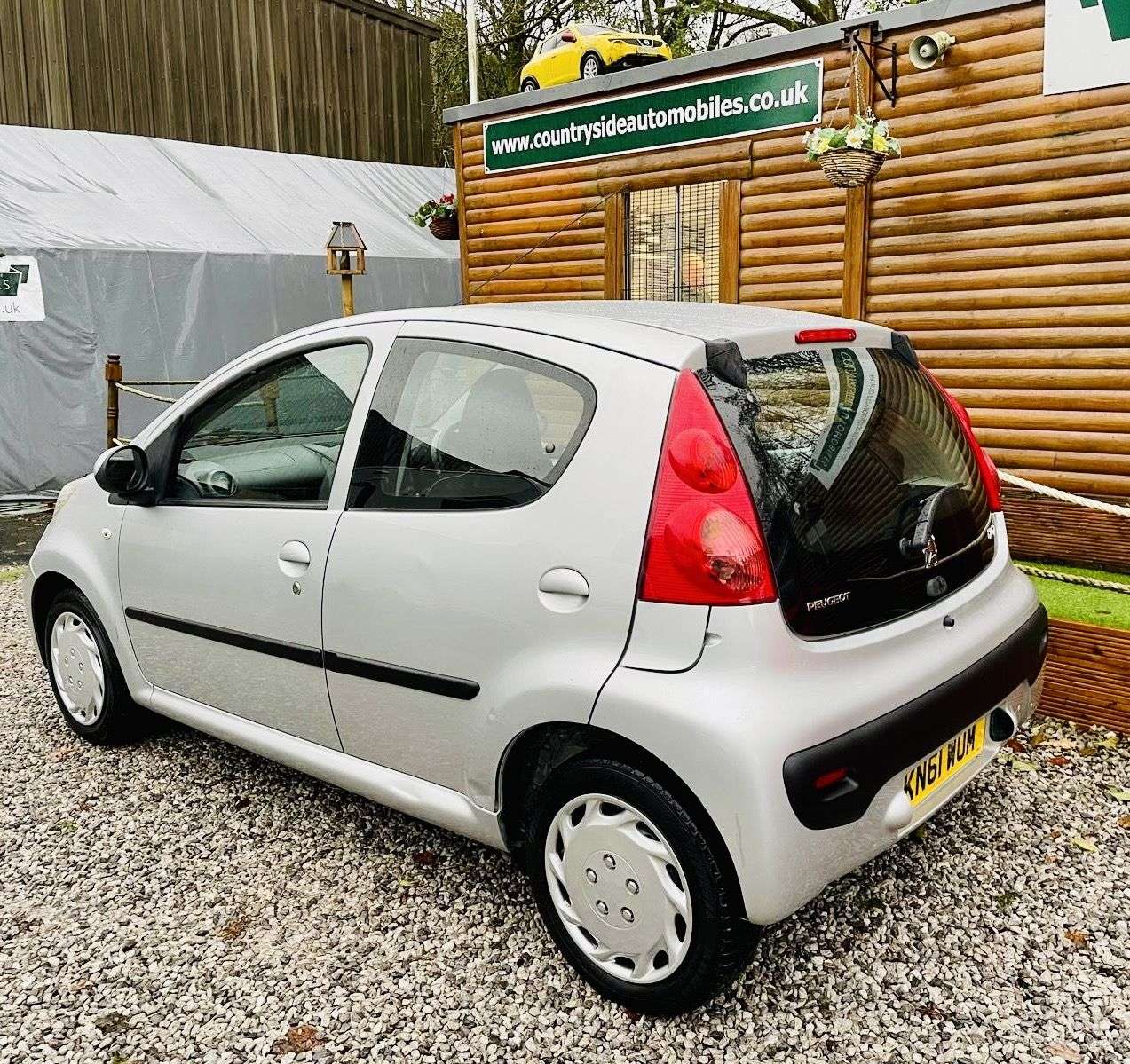 2011 PEUGEOT 107 2011 PEUGEOT 107