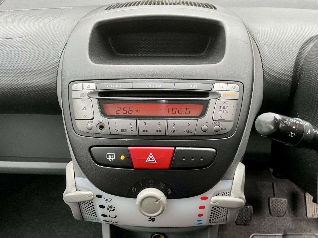 2011 PEUGEOT 107 2011 PEUGEOT 107