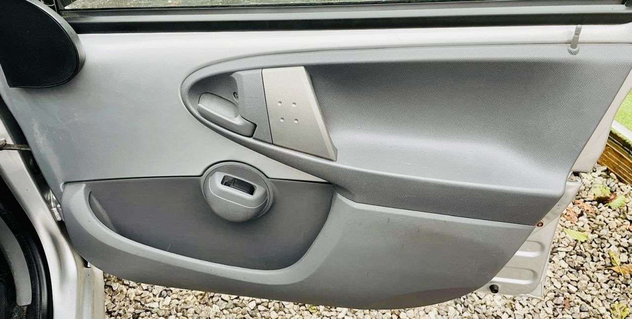 2011 PEUGEOT 107 2011 PEUGEOT 107