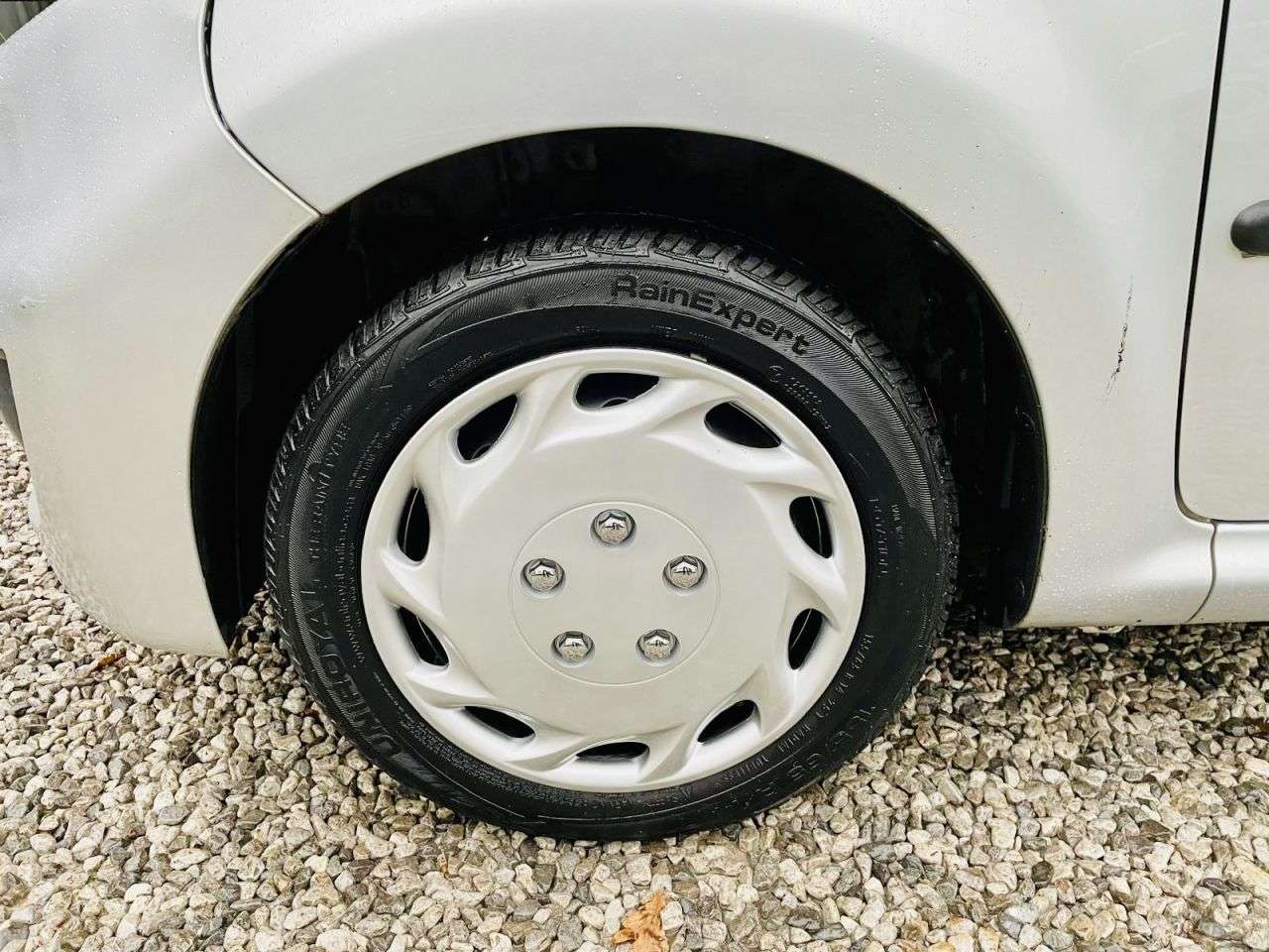 2011 PEUGEOT 107 2011 PEUGEOT 107