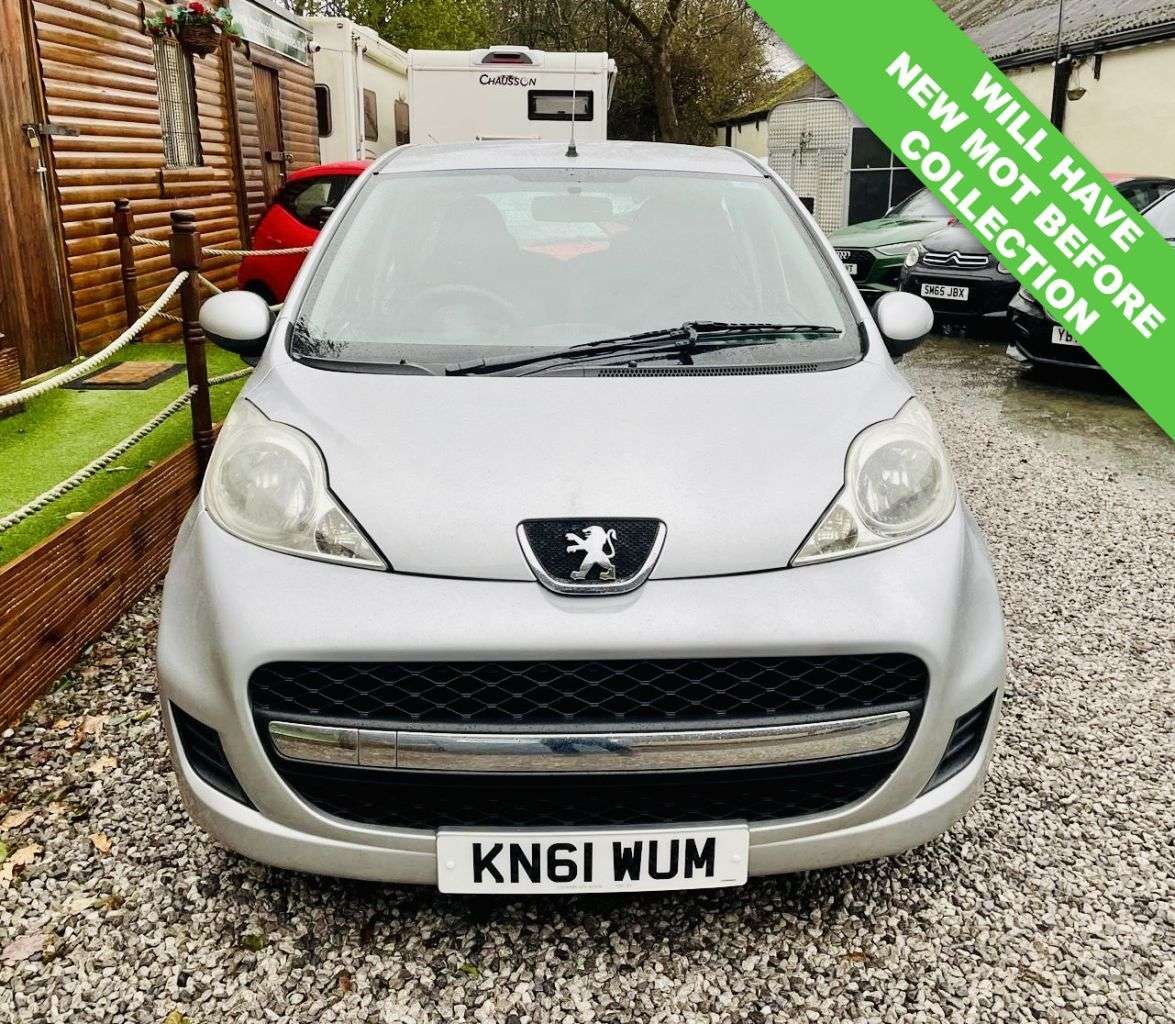 A 2011 PEUGEOT 107 1.0 12V Urban Hatchback 5dr Petrol Manual Euro 5 (68 ps) SERVICE HISTORY # A 2011 PEUGEOT 107 1.0 12V Urban Hatchback 5dr Petrol Manual Euro 5 (68 ps) SERVICE HISTORY #