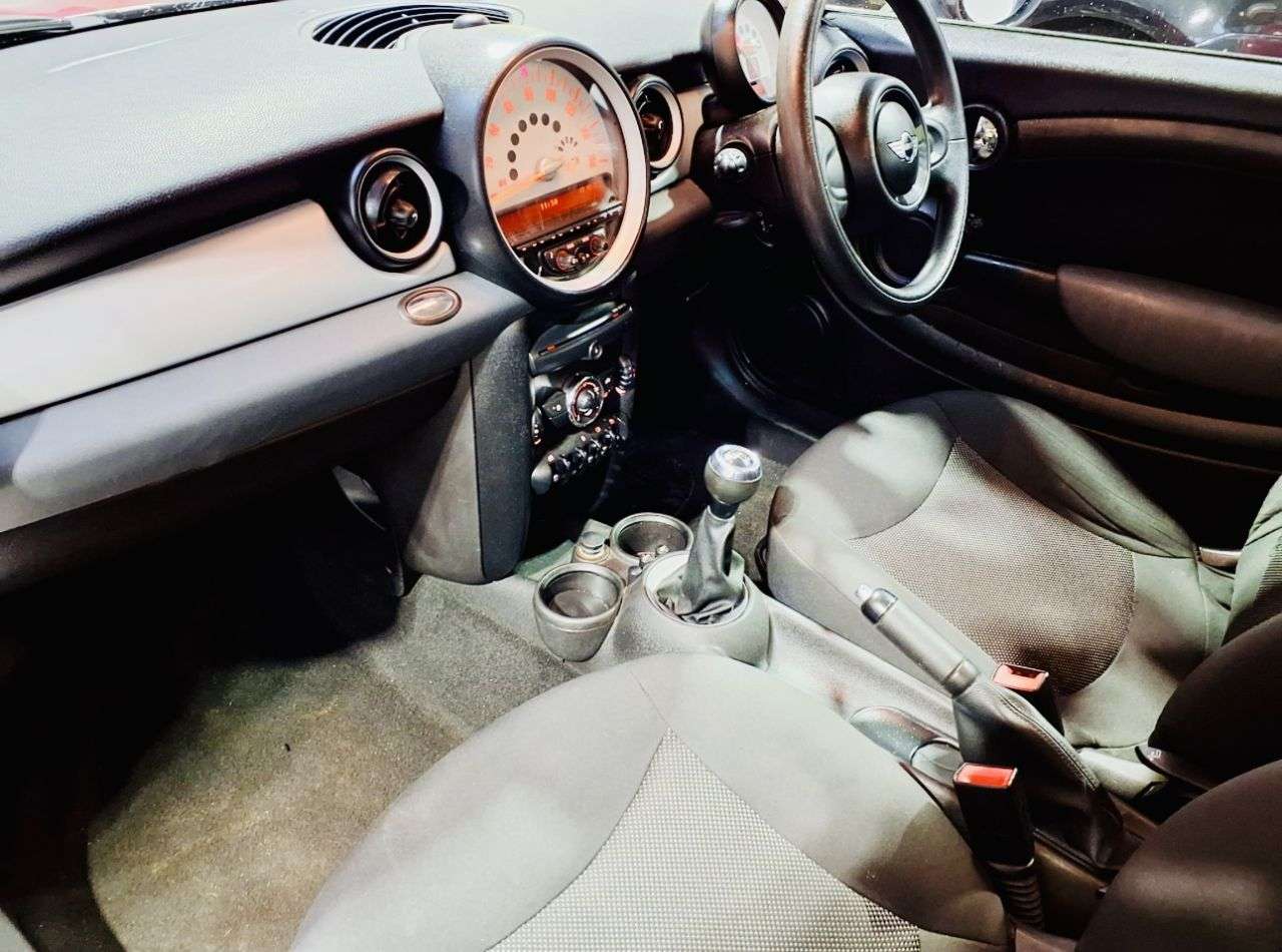 2011 MINI CLUBMAN 2011 MINI CLUBMAN