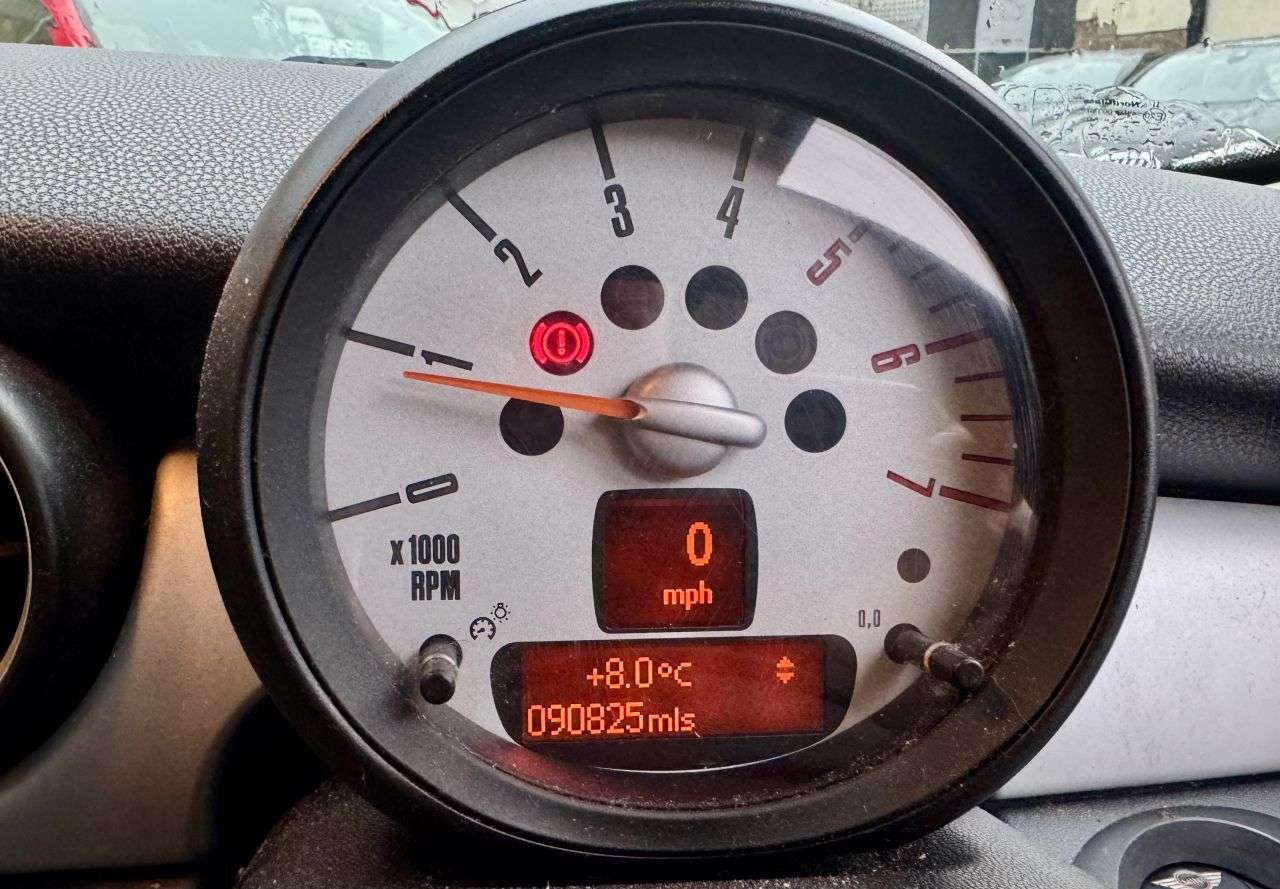 2011 MINI CLUBMAN 2011 MINI CLUBMAN