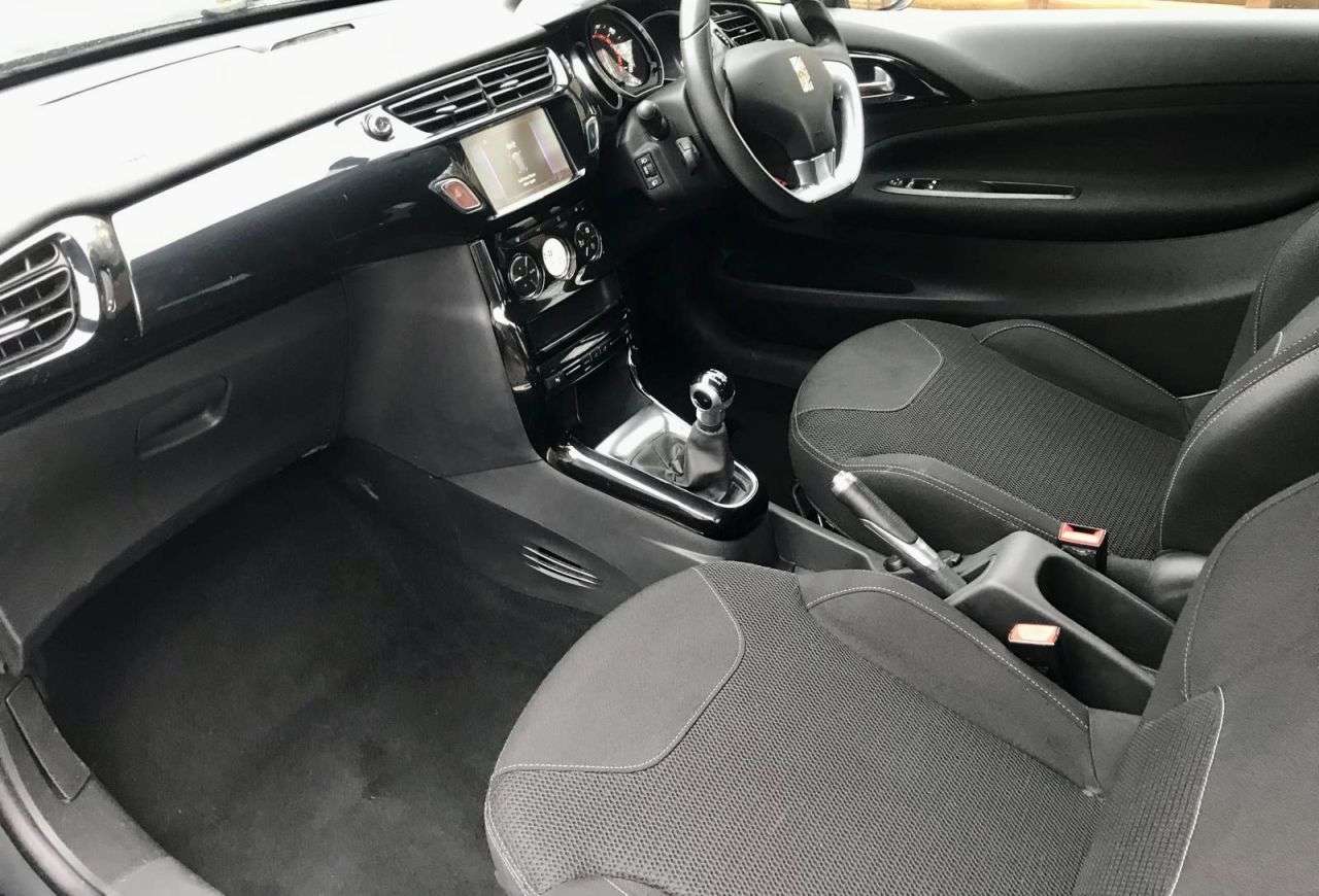 2015 DS AUTOMOBILES DS 3 2015 DS AUTOMOBILES DS 3