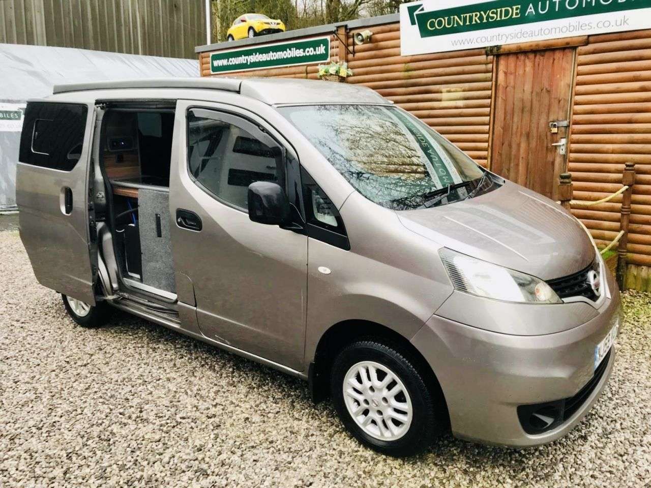 2009 NISSAN NV200 2009 NISSAN NV200