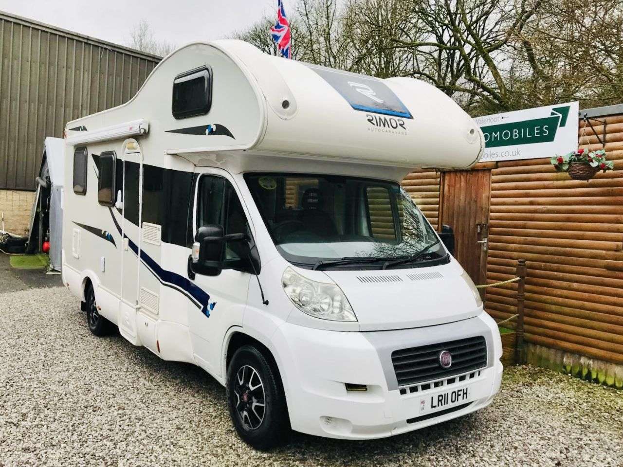 A 2011 FIAT RIMOR TRIMARANO 3 LARGE SHOWER / TOILET ROOM A 2011 FIAT RIMOR TRIMARANO 3 LARGE SHOWER / TOILET ROOM