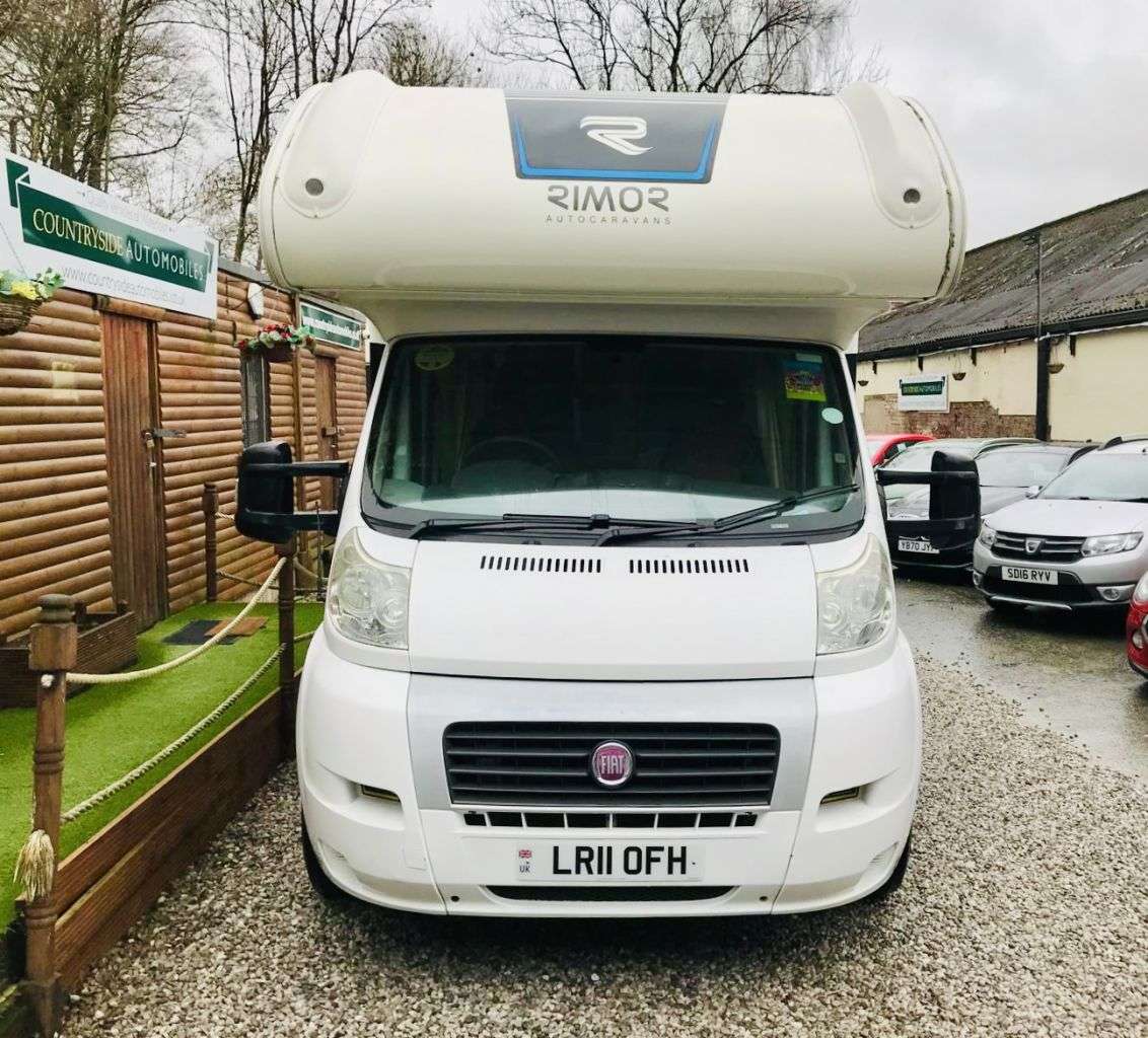 A 2011 FIAT RIMOR TRIMARANO 3 LARGE SHOWER / TOILET ROOM A 2011 FIAT RIMOR TRIMARANO 3 LARGE SHOWER / TOILET ROOM