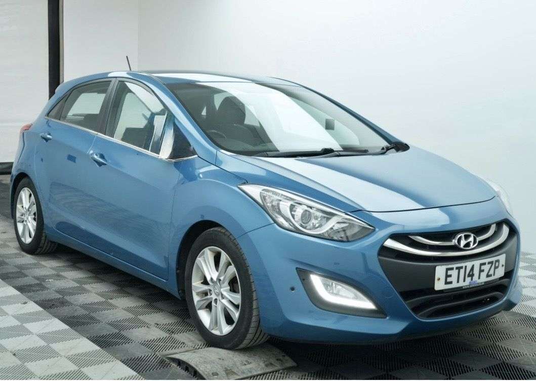 A 2014 HYUNDAI I30 1.6 CRDi Blue Drive Style Nav Hatchback 5dr Diesel Manual Euro 5 (s/s) (128 A 2014 HYUNDAI I30 1.6 CRDi Blue Drive Style Nav Hatchback 5dr Diesel Manual Euro 5 (s/s) (128