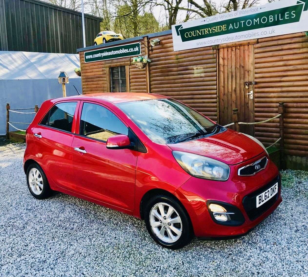 A 2013 KIA PICANTO 1.0 2 Hatchback 5dr Petrol Manual Euro 5 (68 bhp) ONLY 25000 MILES! INSURAN A 2013 KIA PICANTO 1.0 2 Hatchback 5dr Petrol Manual Euro 5 (68 bhp) ONLY 25000 MILES! INSURAN