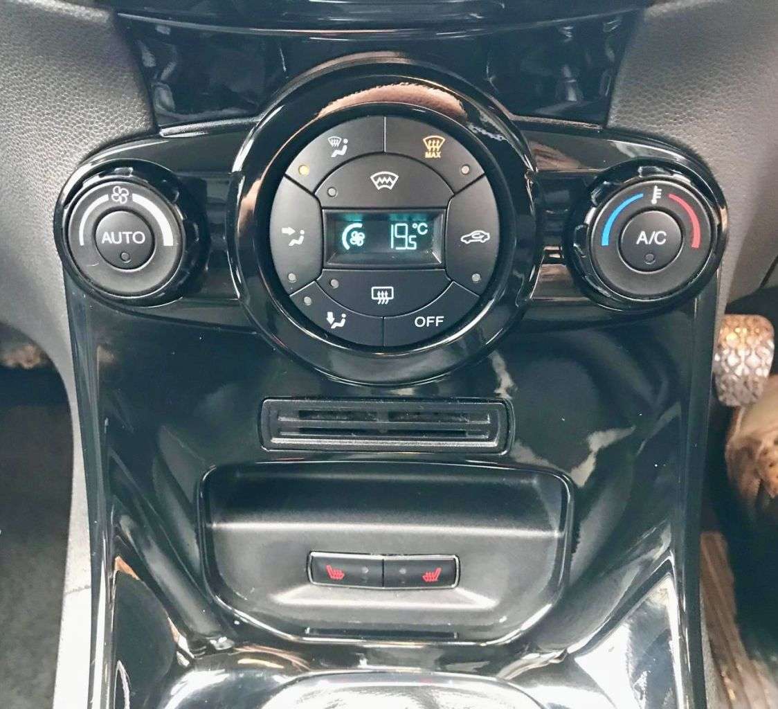 2015 FORD FIESTA 2015 FORD FIESTA