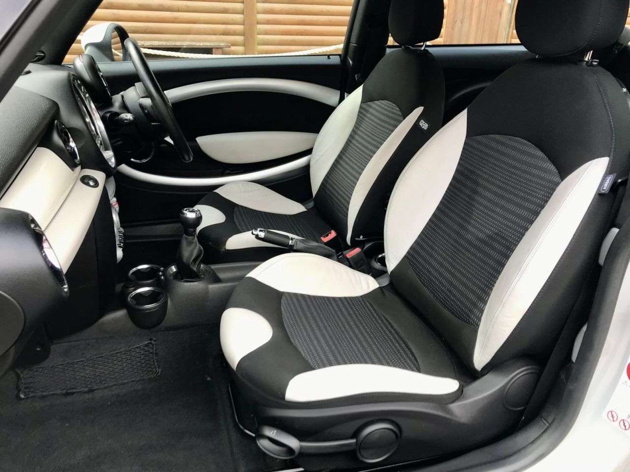 2009 MINI HATCH 2009 MINI HATCH