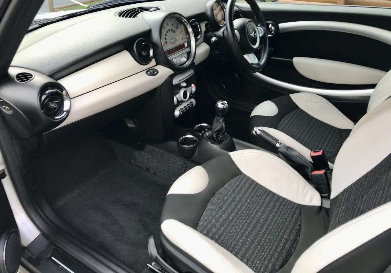 2009 MINI HATCH 2009 MINI HATCH