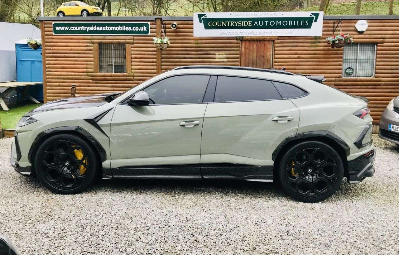2020 LAMBORGHINI URUS 2020 LAMBORGHINI URUS