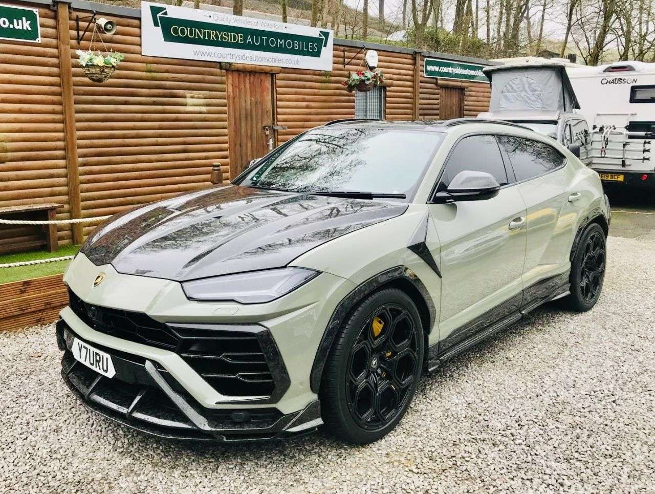 A 2020 LAMBORGHINI URUS 4.0 V8 BiTurbo SUV 5dr Petrol Auto 4WD Euro 6 (650 ps) FULL FORGED CARBON P A 2020 LAMBORGHINI URUS 4.0 V8 BiTurbo SUV 5dr Petrol Auto 4WD Euro 6 (650 ps) FULL FORGED CARBON P