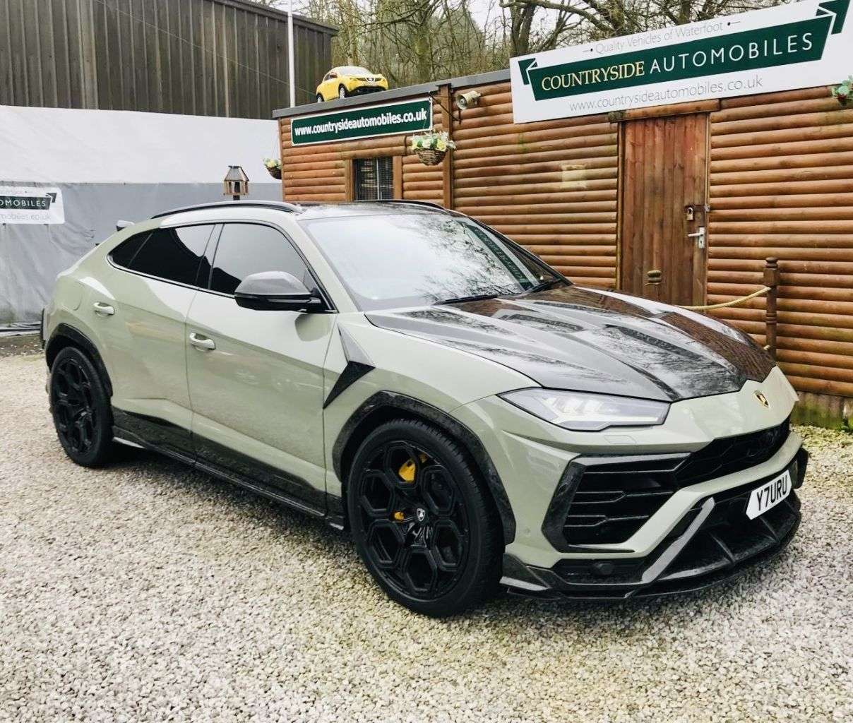 A 2020 LAMBORGHINI URUS 4.0 V8 BiTurbo SUV 5dr Petrol Auto 4WD Euro 6 (650 ps) FULL FORGED CARBON P A 2020 LAMBORGHINI URUS 4.0 V8 BiTurbo SUV 5dr Petrol Auto 4WD Euro 6 (650 ps) FULL FORGED CARBON P