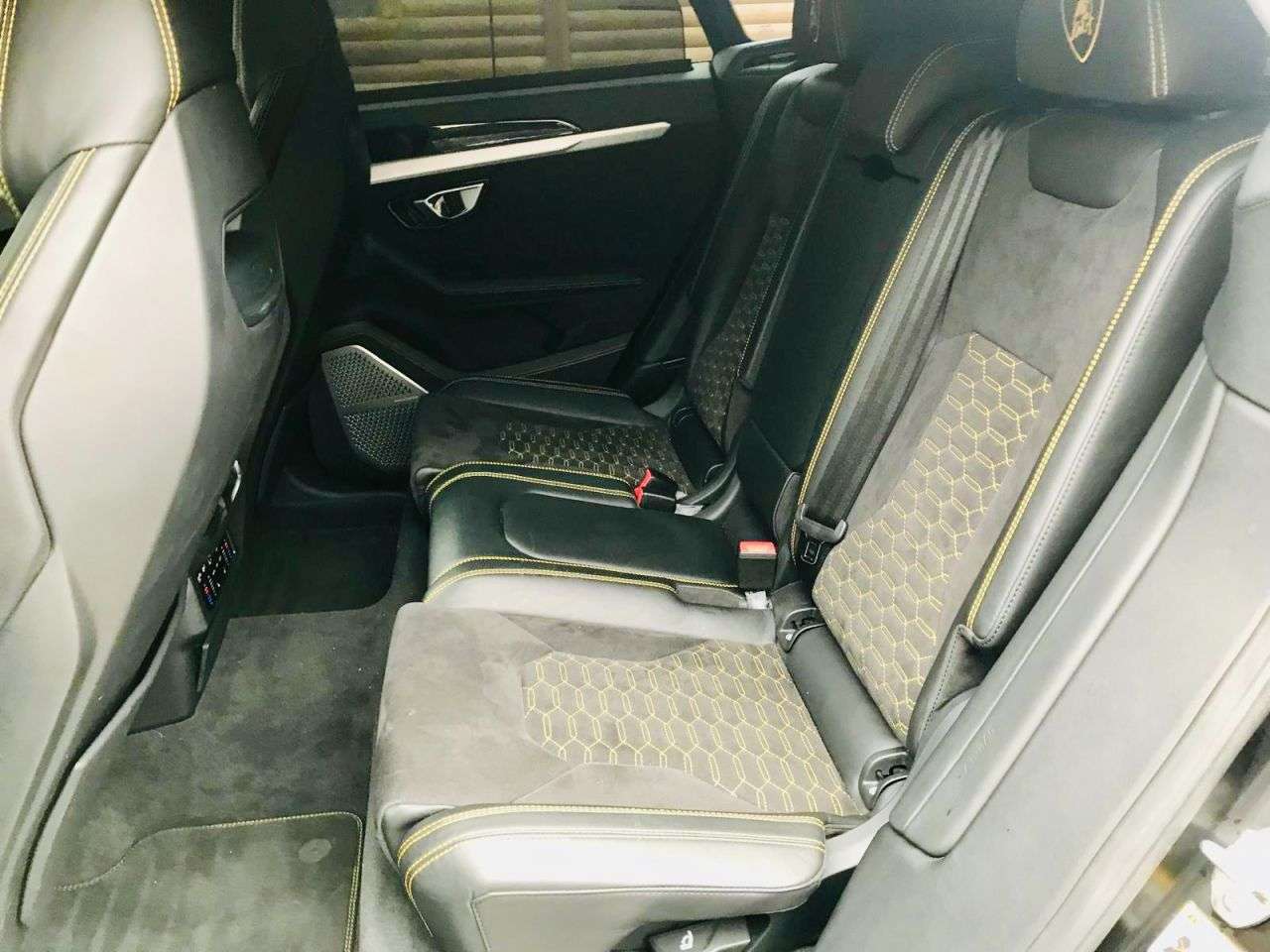 2020 LAMBORGHINI URUS 2020 LAMBORGHINI URUS