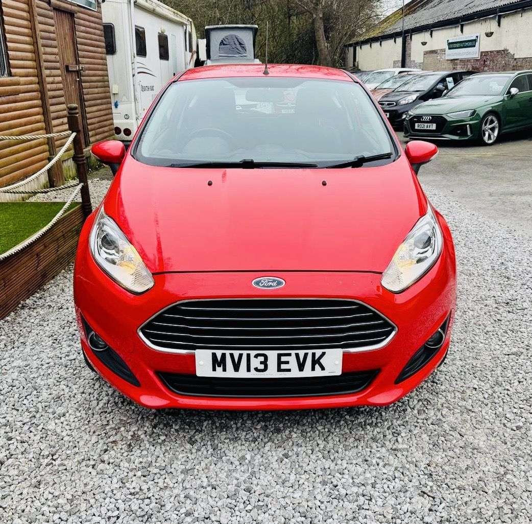 A 2013 FORD FIESTA 1.25 Zetec Hatchback 3dr Petrol Manual Euro 5 (82 ps) FULL SERVICE AND NEW A 2013 FORD FIESTA 1.25 Zetec Hatchback 3dr Petrol Manual Euro 5 (82 ps) FULL SERVICE AND NEW